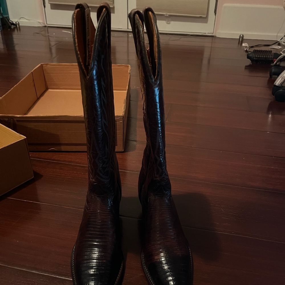 J CHISHOLM boot